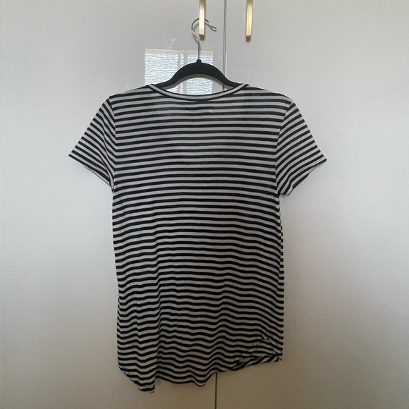 Abercrombie & Fitch T - Picture 2 of 3